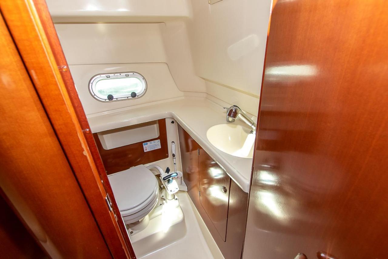 Bateau St Gilles Croix De Vie Hotel Сен-Жил-Кроа-дьо-Ви Екстериор снимка